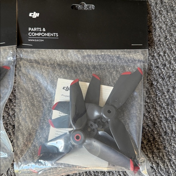 Genuine DJI FPV Drone Propellers pairs blades DJI 2 retail packages - Picture 2 of 3